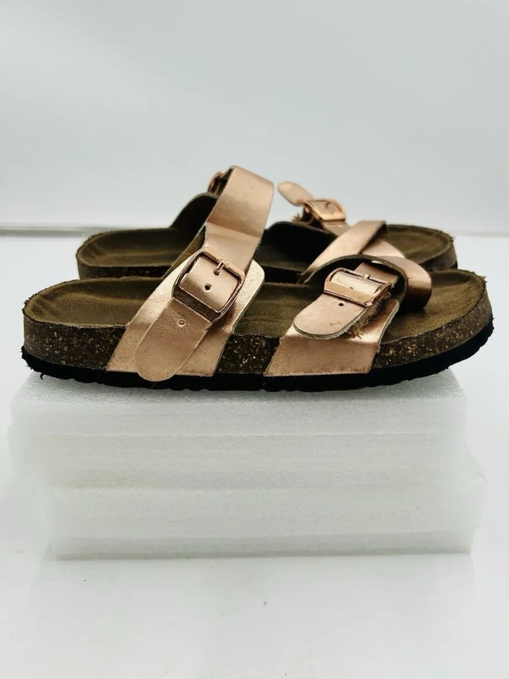Outwoods Kids Sandals Toe-Loop Buckle Flats Sz 13 Metallic Bronze Cork Sole